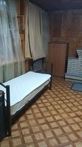 Гостиница Гостевой Дом Петровка Кисловодск Четырехместный номер с собственной ванной комнатой-3